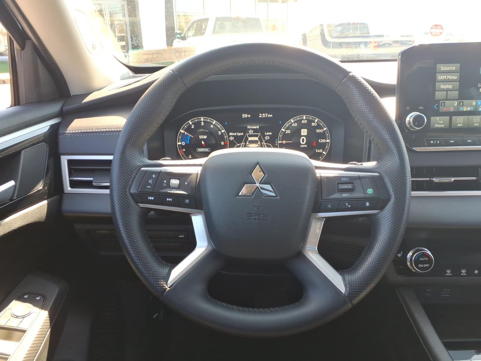 2023 Mitsubishi Outlander SE