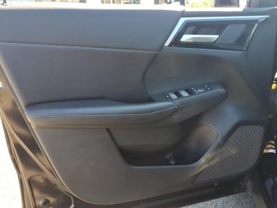 2023 Mitsubishi Outlander SE