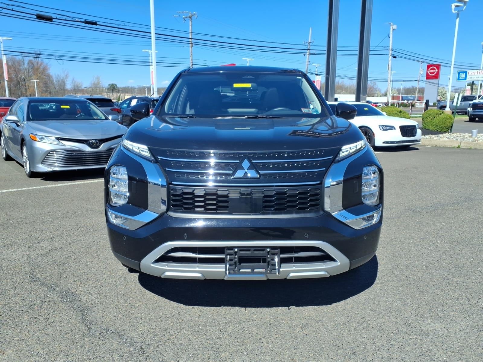 2023 Mitsubishi Outlander SE