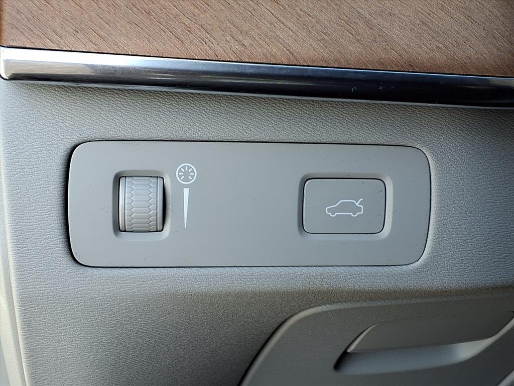 2021 Volvo XC90 Momentum