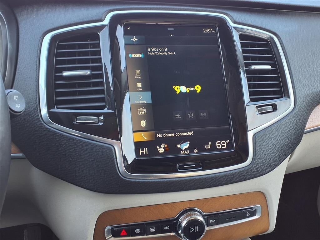 2021 Volvo XC90 Momentum