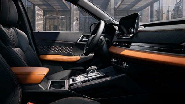 2023 Outlander Interior | Peruzzi Mitsubishi in Fairless Hills PA